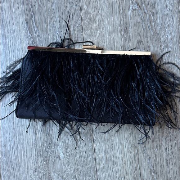 BCBGMaxAzria Black Feathered Clutch Gold Chain - Picture 2 of 12